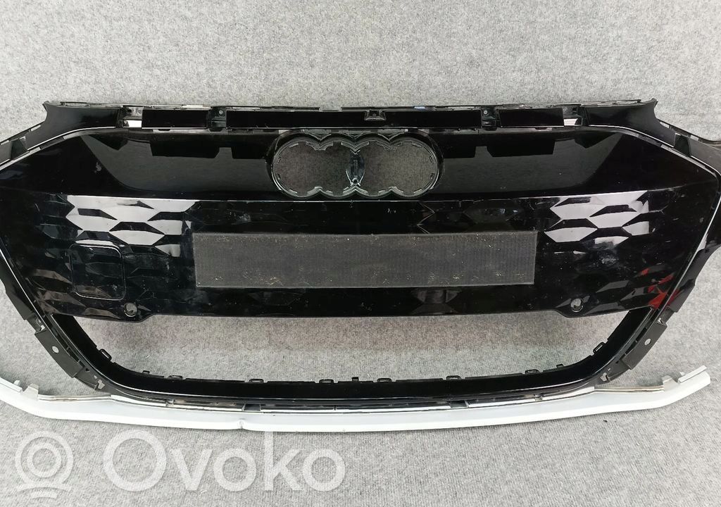 Audi E-tron GT Front bumper upper radiator grill 