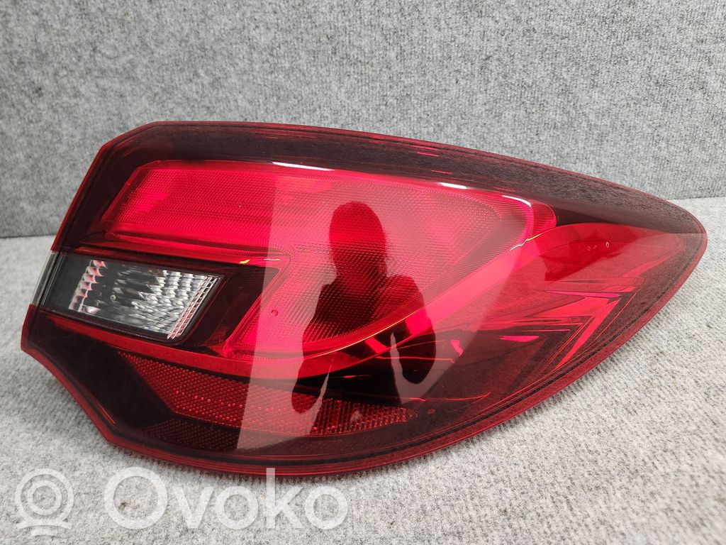 Opel Astra J Lampă spate în caroserie 