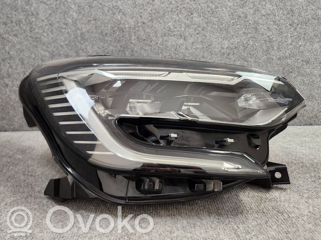 Renault Captur II Headlight/headlamp 