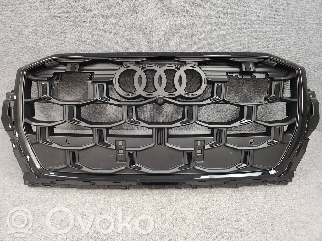 Audi Q7 4M Grille calandre supérieure de pare-chocs avant 