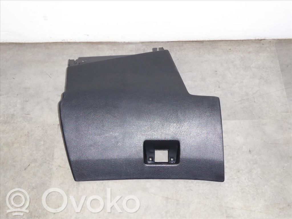 BMW 5 E34 Mantu nodalījums 