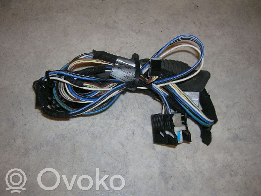 Cableado de puerta trasera   61128379050,61128379050
