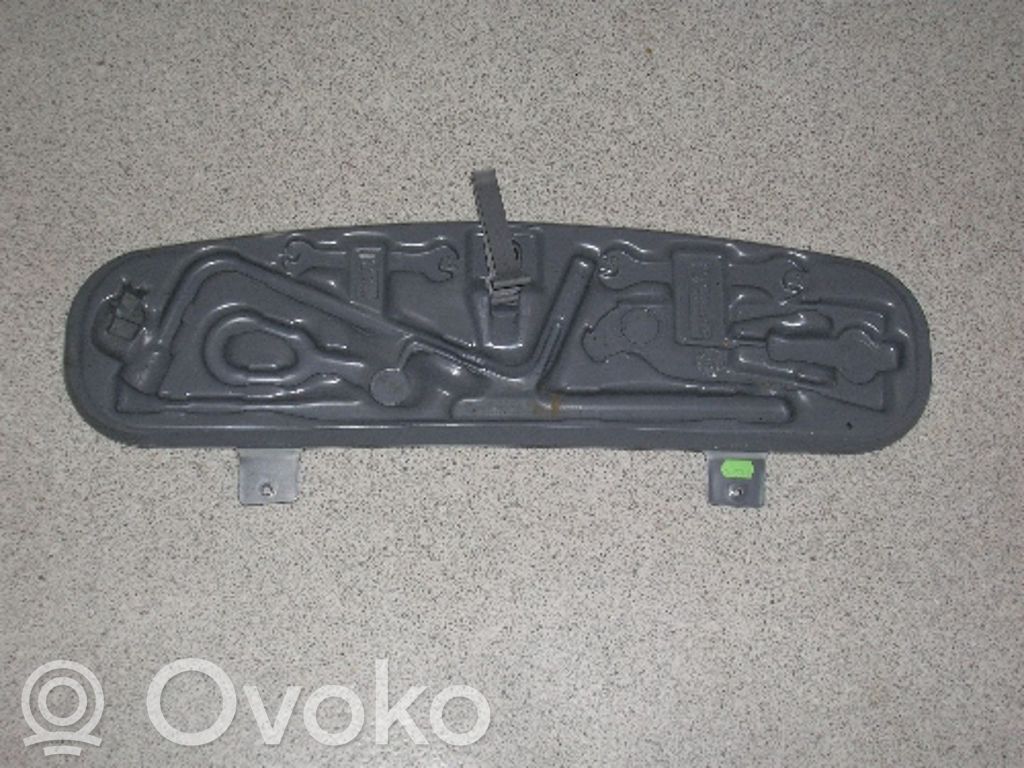 BMW 3 E46 Įrankių daiktadėžė 