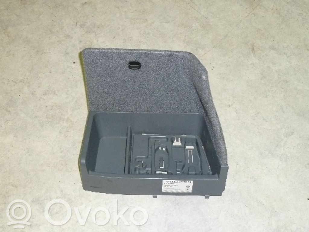 Dangtis akumuliatoriaus dėžės   51477070520,51477070520