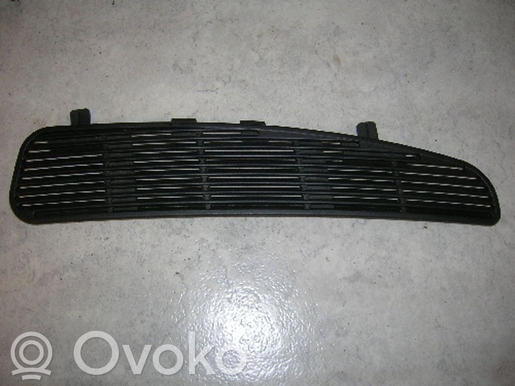 BMW 5 E39 Tavarahyllyn ritilä 