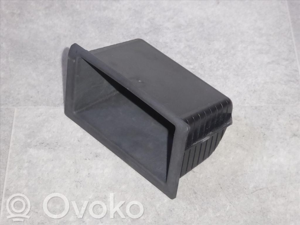 BMW 3 E46 Kita salono detalė 