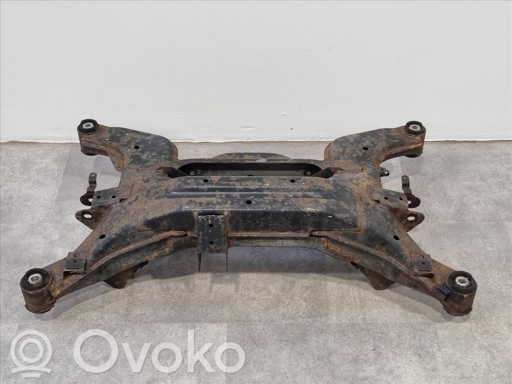 BMW 8 E31 Belka osi tylnej 