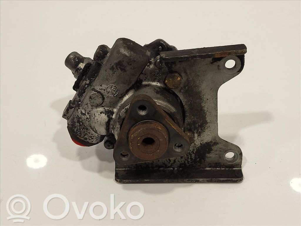 BMW X5 E53 Ohjaustehostimen pumppu 