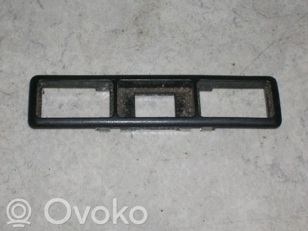BMW 3 E36 Cita veida salona detaļa 