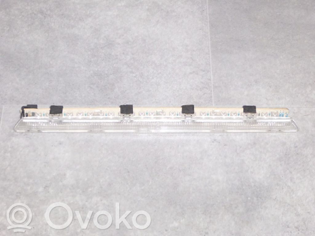 Kolmas/lisäjarruvalo   63256912018,63256912018