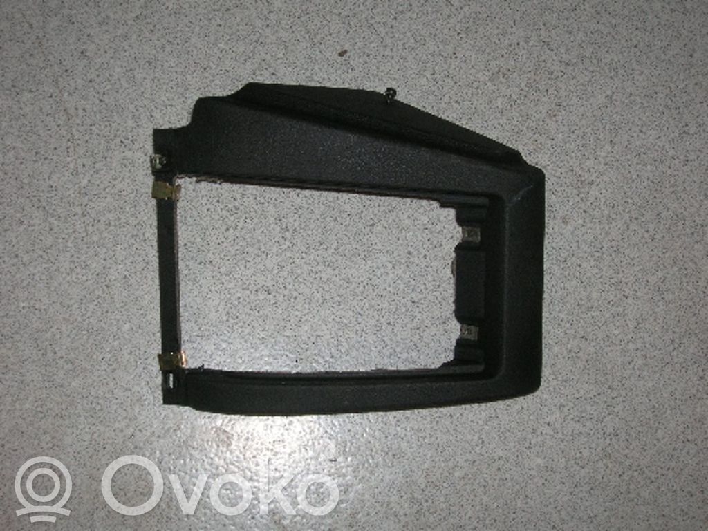 BMW 5 E39 Panelės apdailos skydas (apatinis) 
