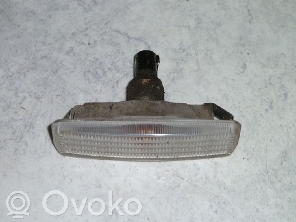 BMW 5 E39 Blinker vorne Stoßstange 
