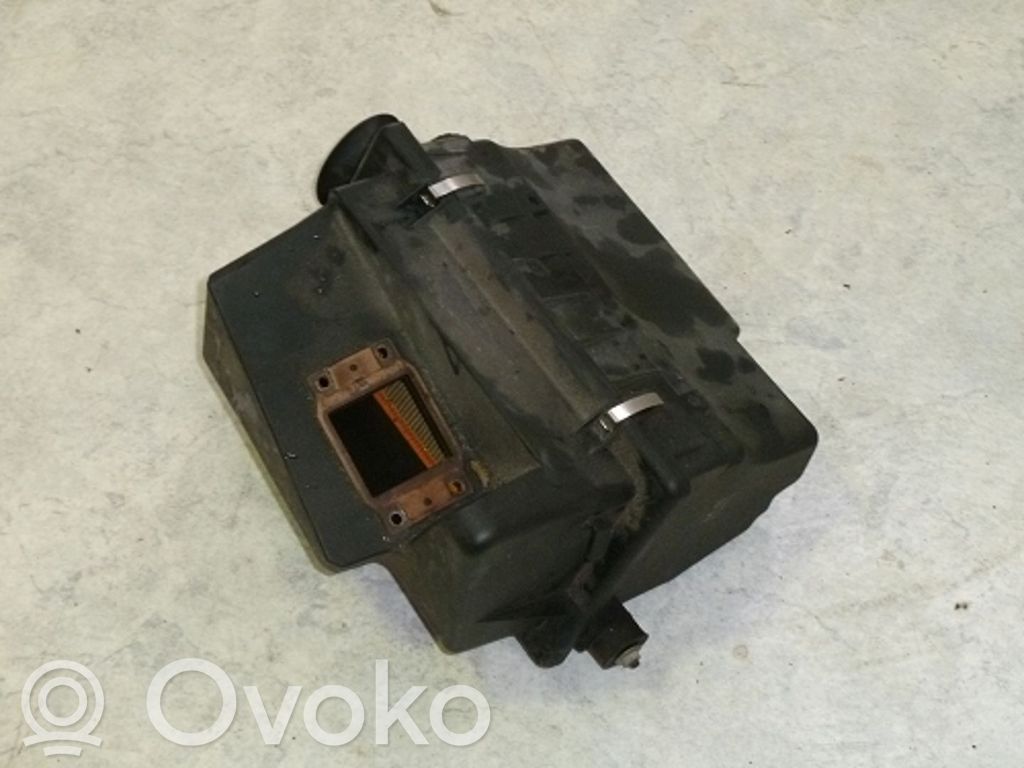 BMW 5 E34 Intake resonator 