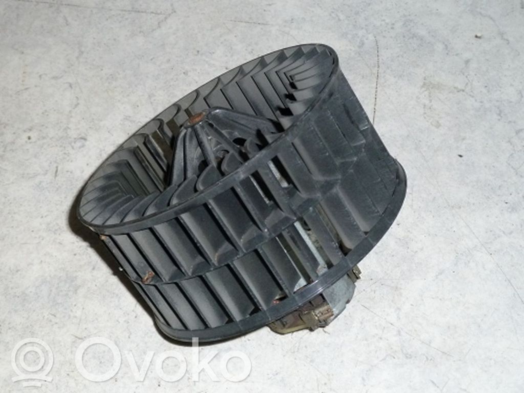 BMW 3 E36 Lämmittimen puhallin 