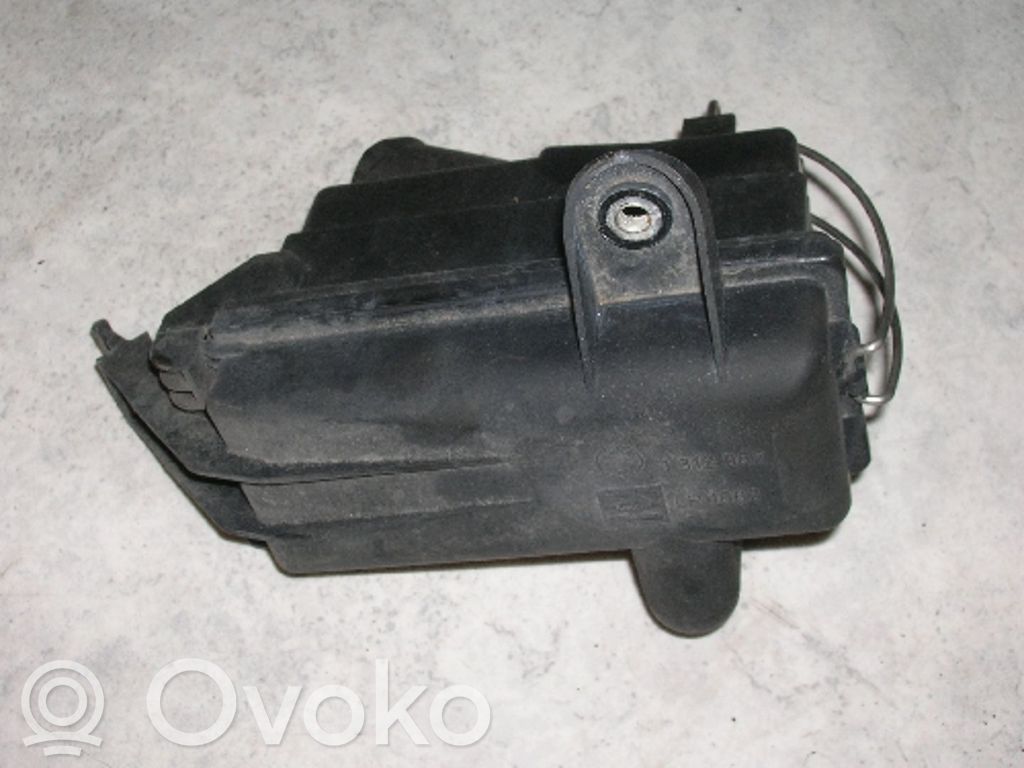 BMW 5 E34 Įsiurbimo rezonatorius 