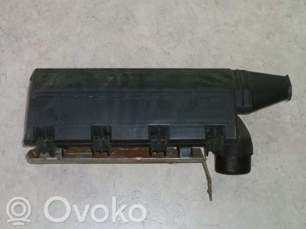 BMW 3 E36 Įsiurbimo rezonatorius 