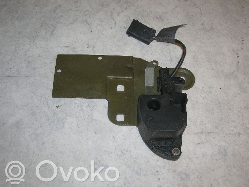 BMW 5 E34 Rear glass lock/latch 