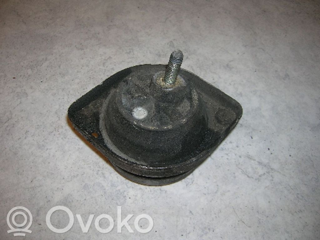 BMW 7 E38 Engine mounting bracket 