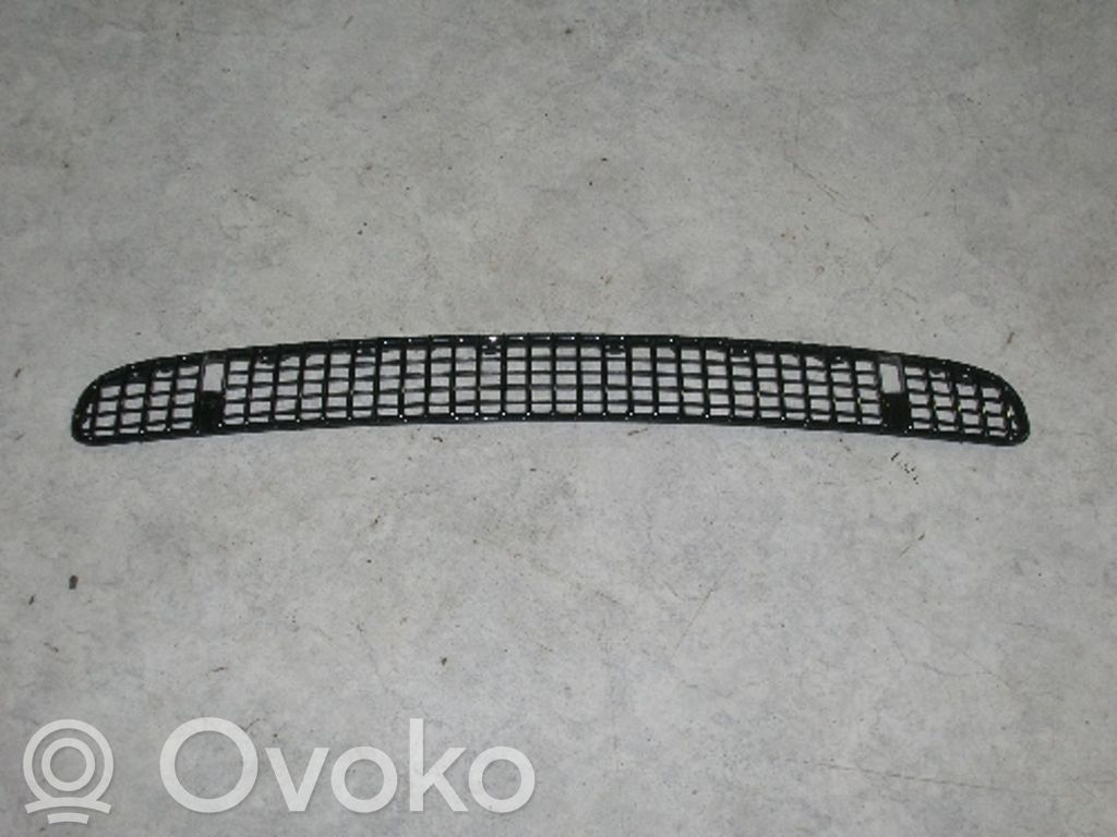 BMW 3 E46 Dzinēja pārsega apdare 