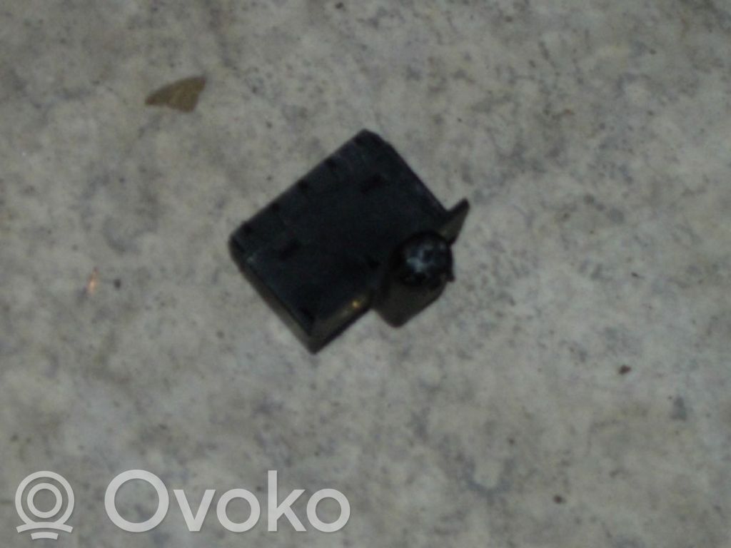 BMW 5 E34 Front door window/glass frame 