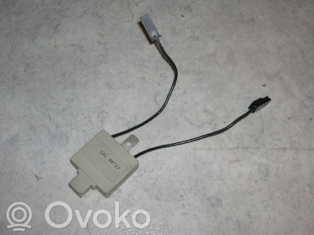 BMW 5 E34 Antenos stiprintuvas 