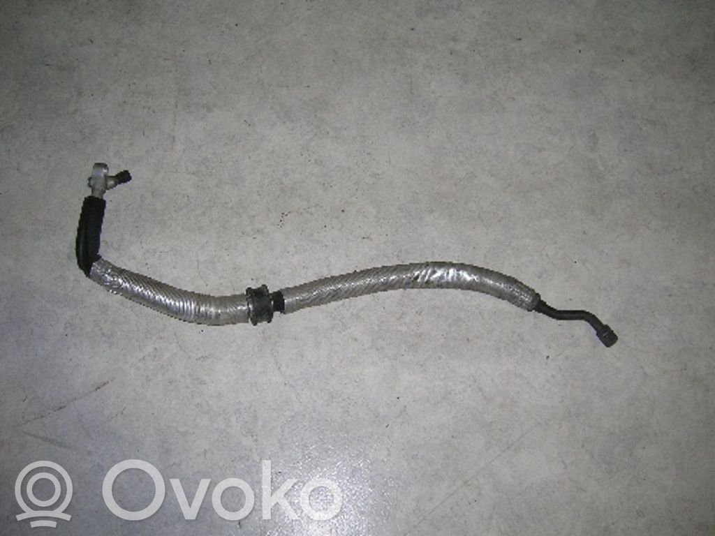 BMW 3 E36 Ilmastointilaitteen putki (A/C) 