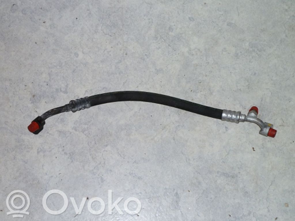BMW 3 E46 Ilmastointilaitteen putki (A/C) 