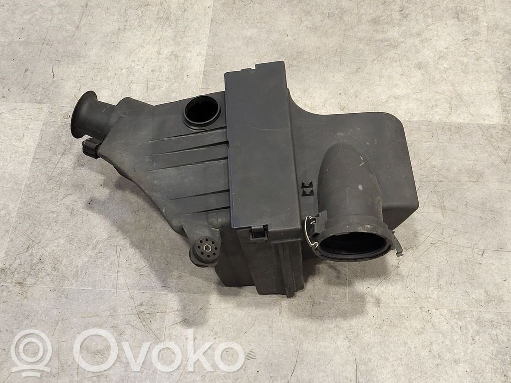BMW 5 E39 Įsiurbimo rezonatorius 