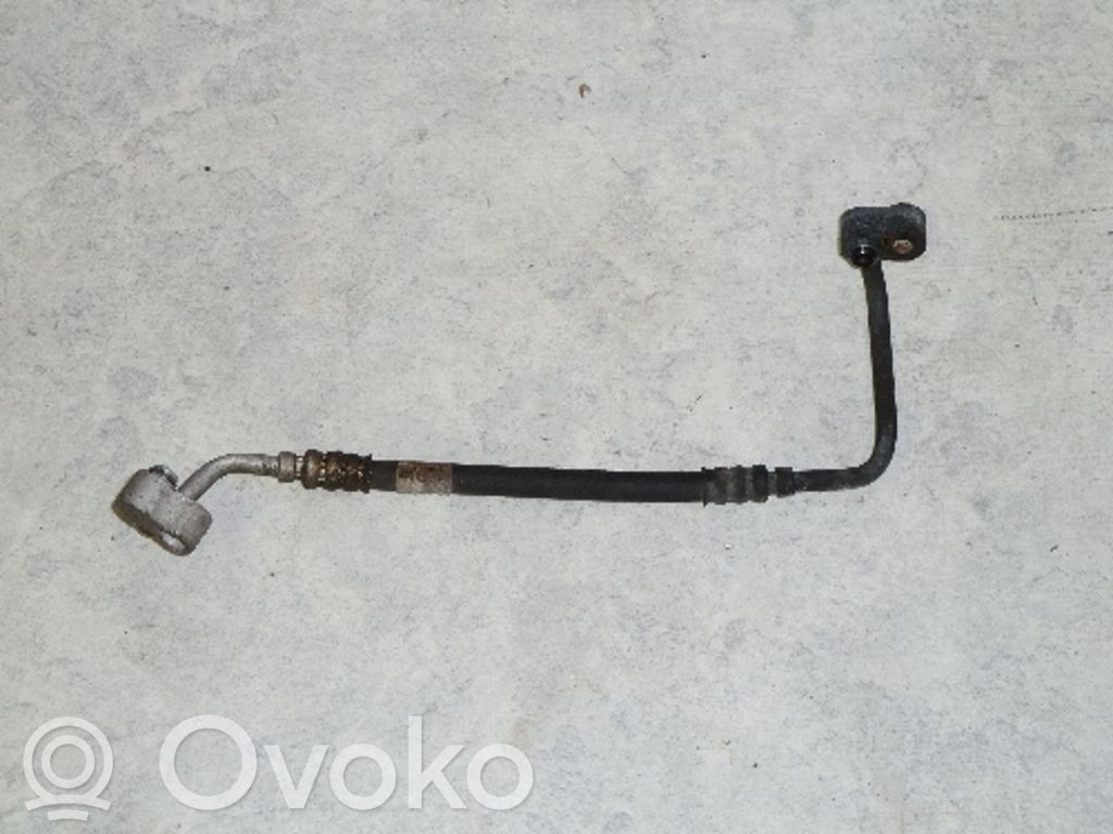 BMW 3 E36 Ilmastointilaitteen putki (A/C) 