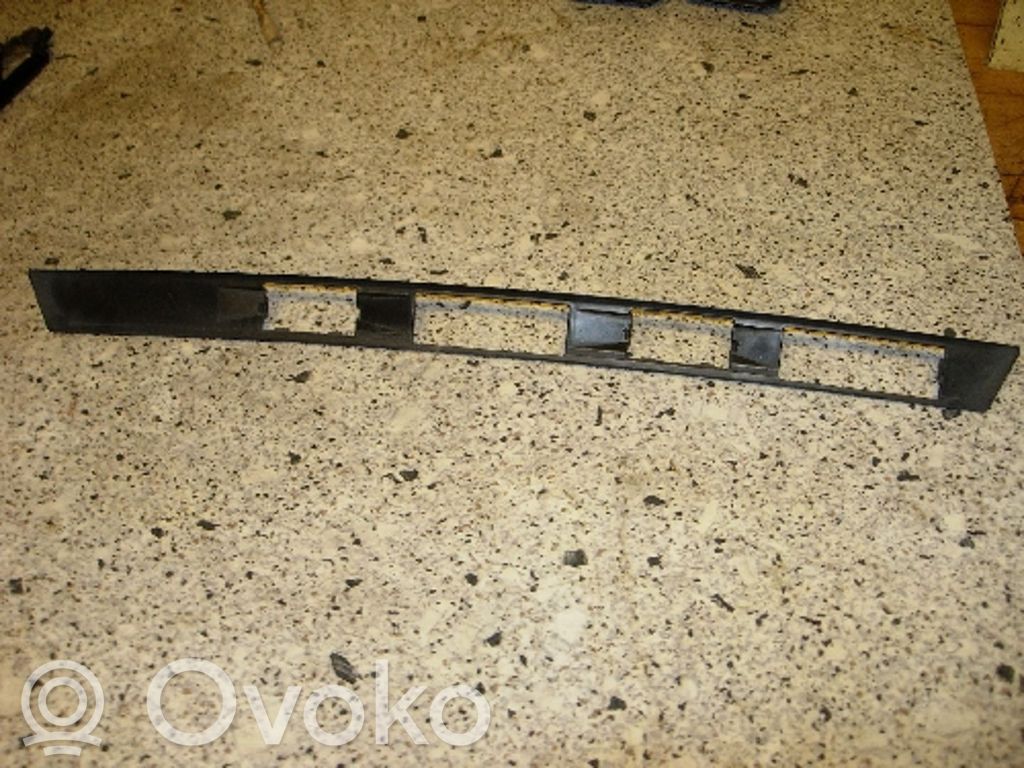 BMW 5 E34 Kita bagažinės apdailos detalė 