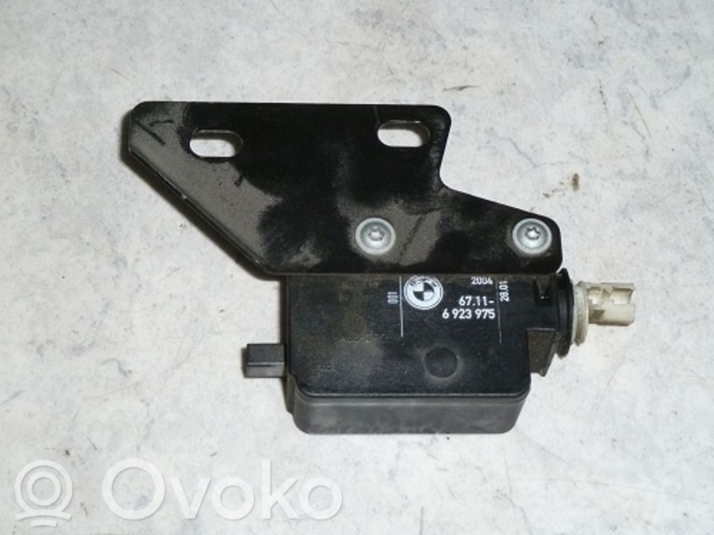 BMW 6 E63 E64 Fuel tank cap lock motor 