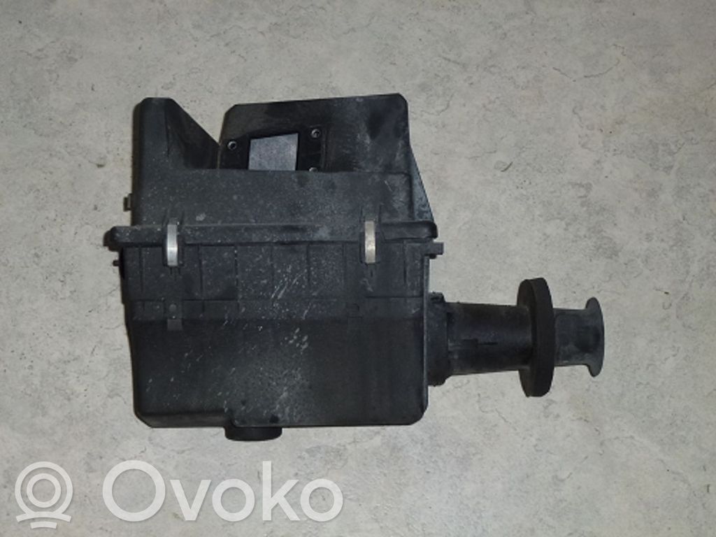 BMW 5 E34 Intake resonator 