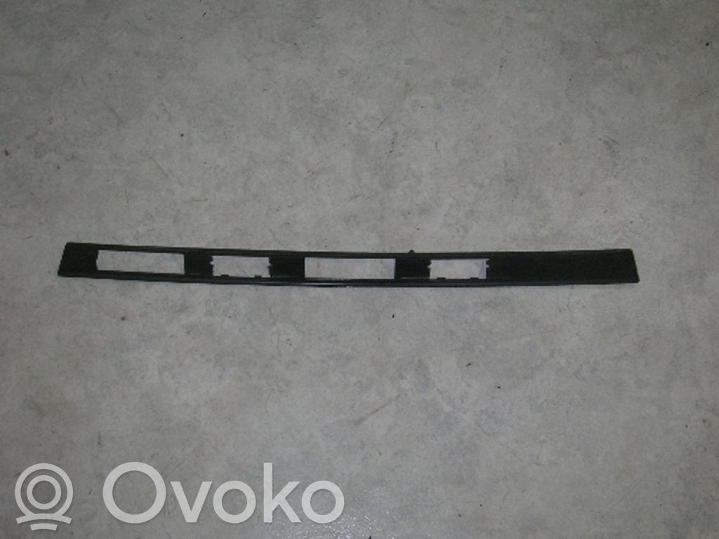 BMW 5 E34 Bagažinės apdailos dangtelis 
