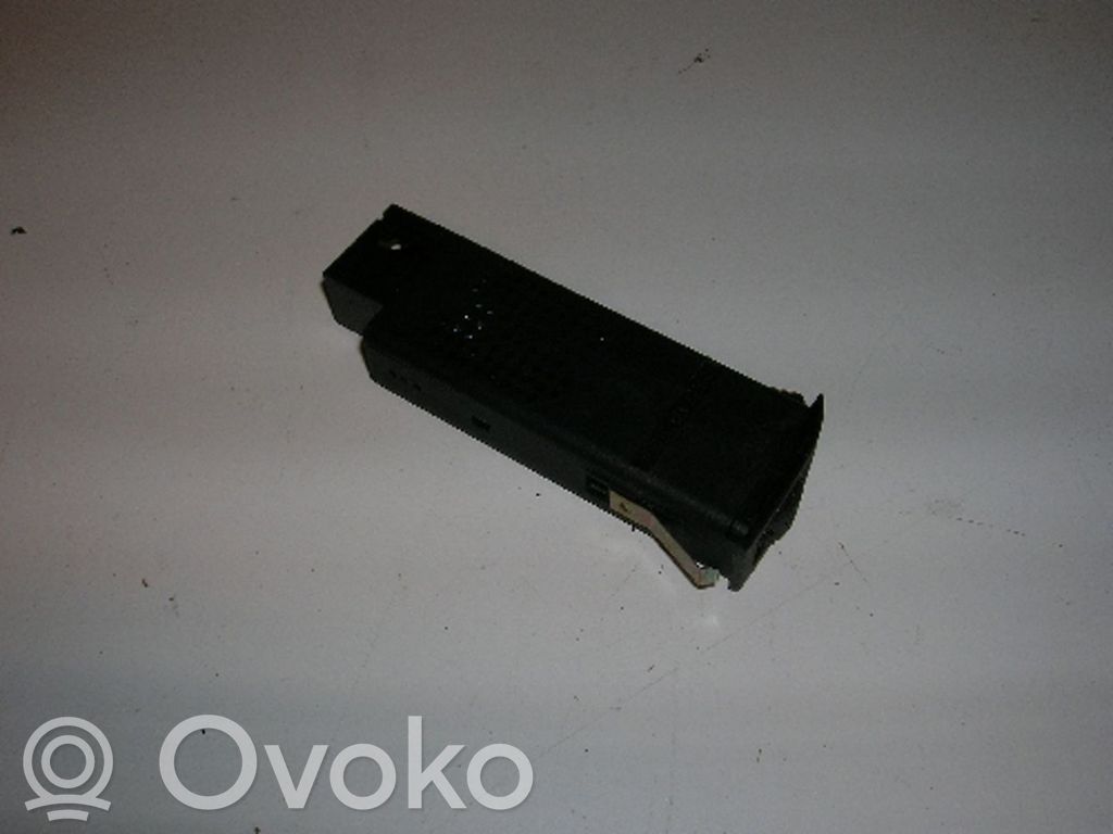 BMW 7 E38 Interruttore di regolazione livello altezza dei fari 