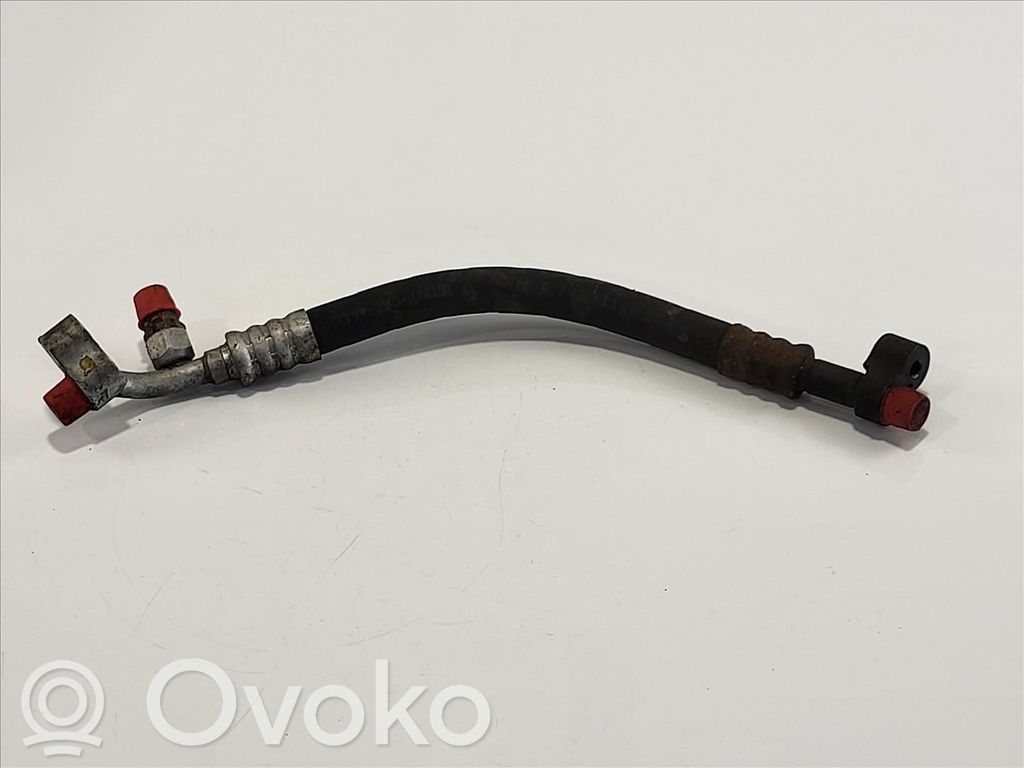 BMW 3 E46 Ilmastointilaitteen putki (A/C) 