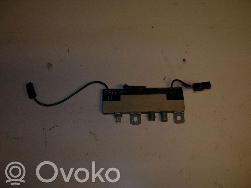 BMW 5 E34 Antenos stiprintuvas 