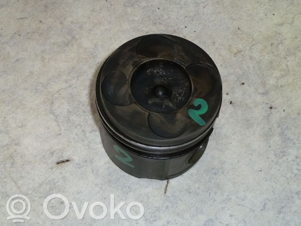 BMW 7 E38 Piston 