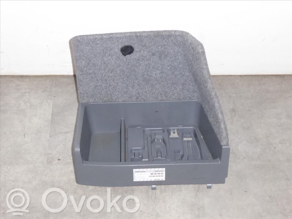 BMW 3 E90 E91 Dangtis akumuliatoriaus dėžės 