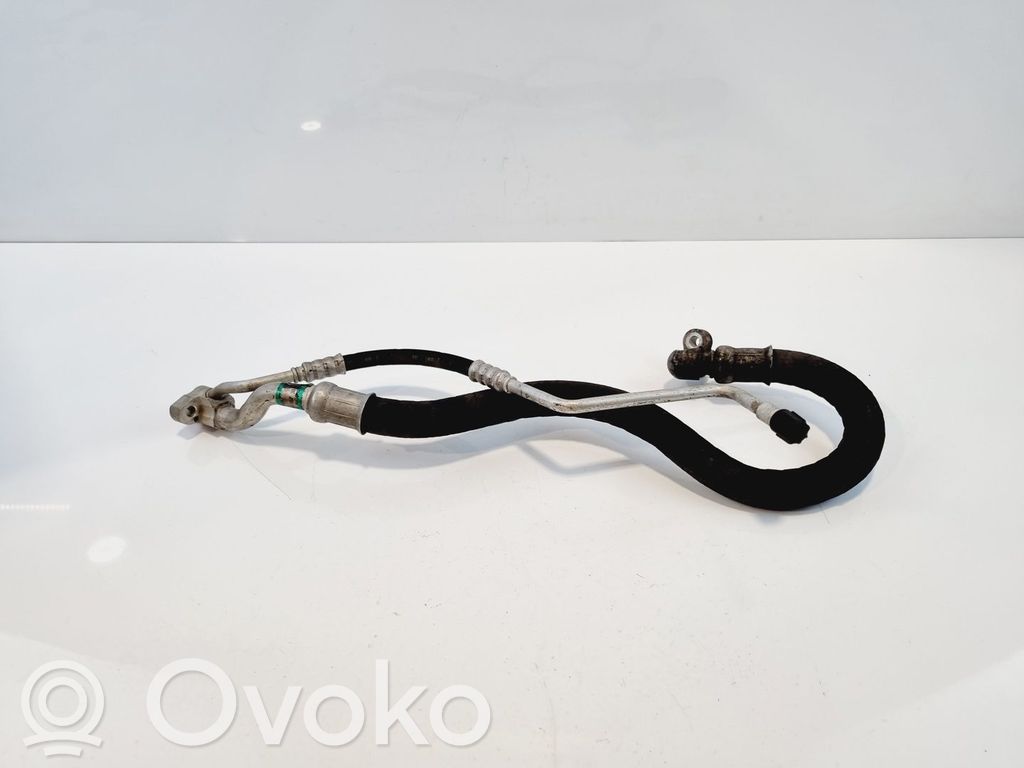 BMW 3 E90 E91 Ilmastointilaitteen putki (A/C) 