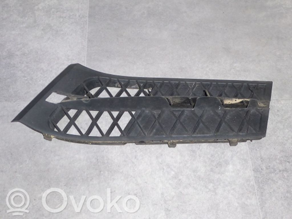 BMW 5 GT F07 Etupuskurin ylempi jäähdytinsäleikkö 