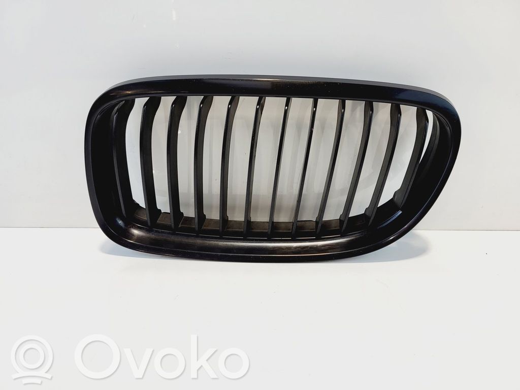 BMW 3 E90 E91 Grotelės viršutinės 