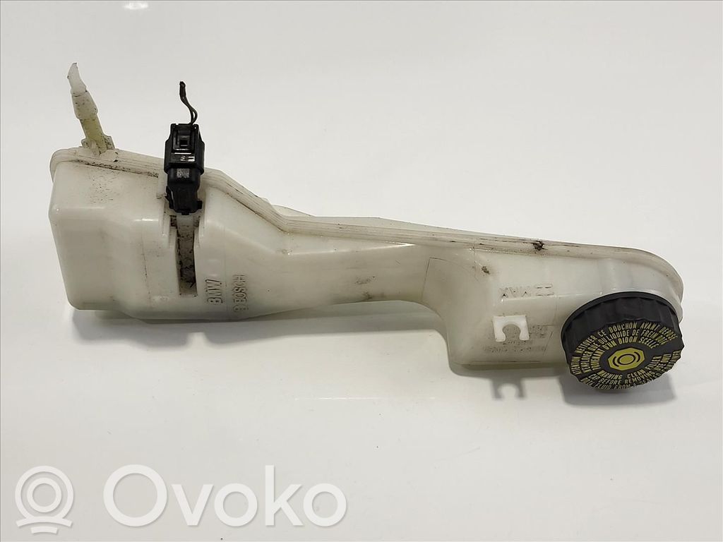 BMW 2 F46 Serbatoio di compensazione del liquido del freno 