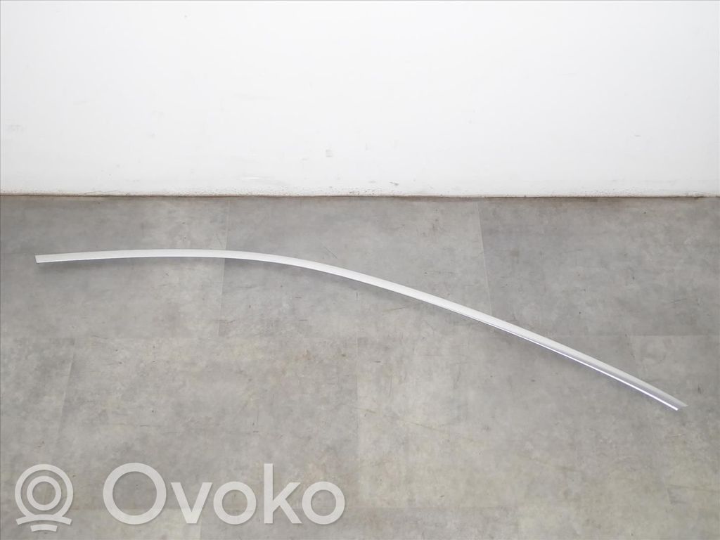 BMW X1 F48 F49 Ramka szyby drzwi przednich 