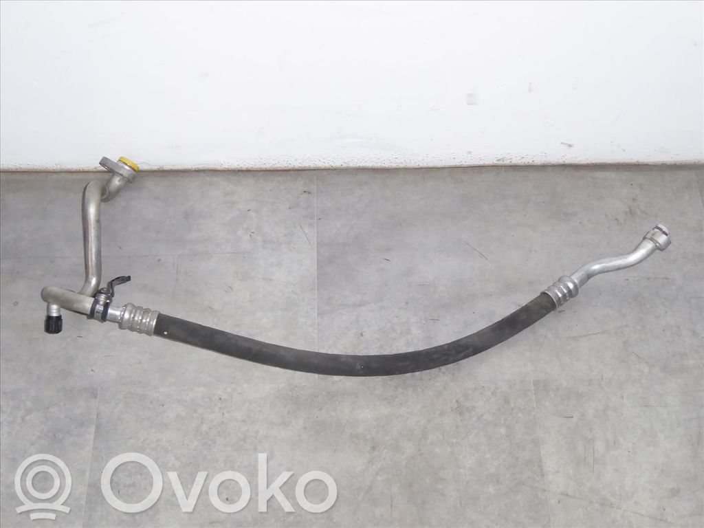 BMW 5 F10 F11 Conductă/furtun vacuum 
