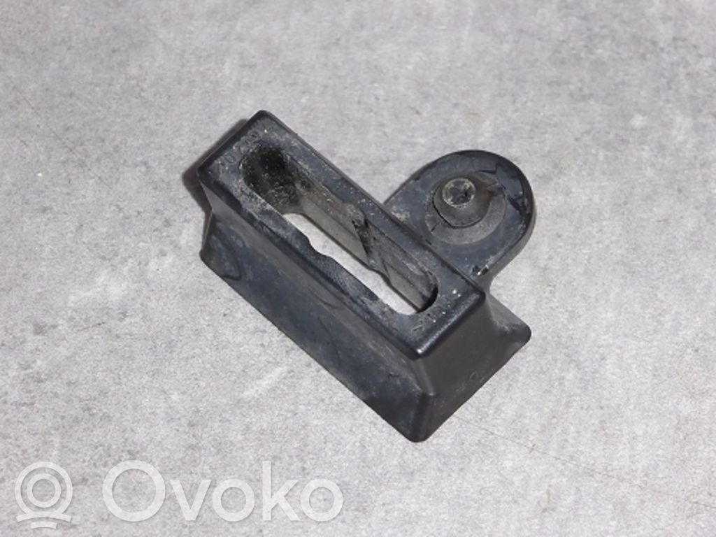 BMW 5 E60 E61 Anti-theft wheel nuts and lock 