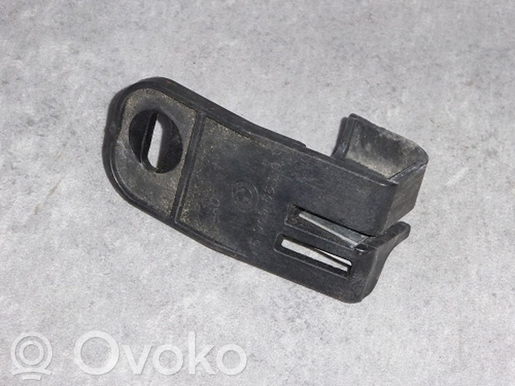 BMW 1 E81 E87 Support phare frontale 