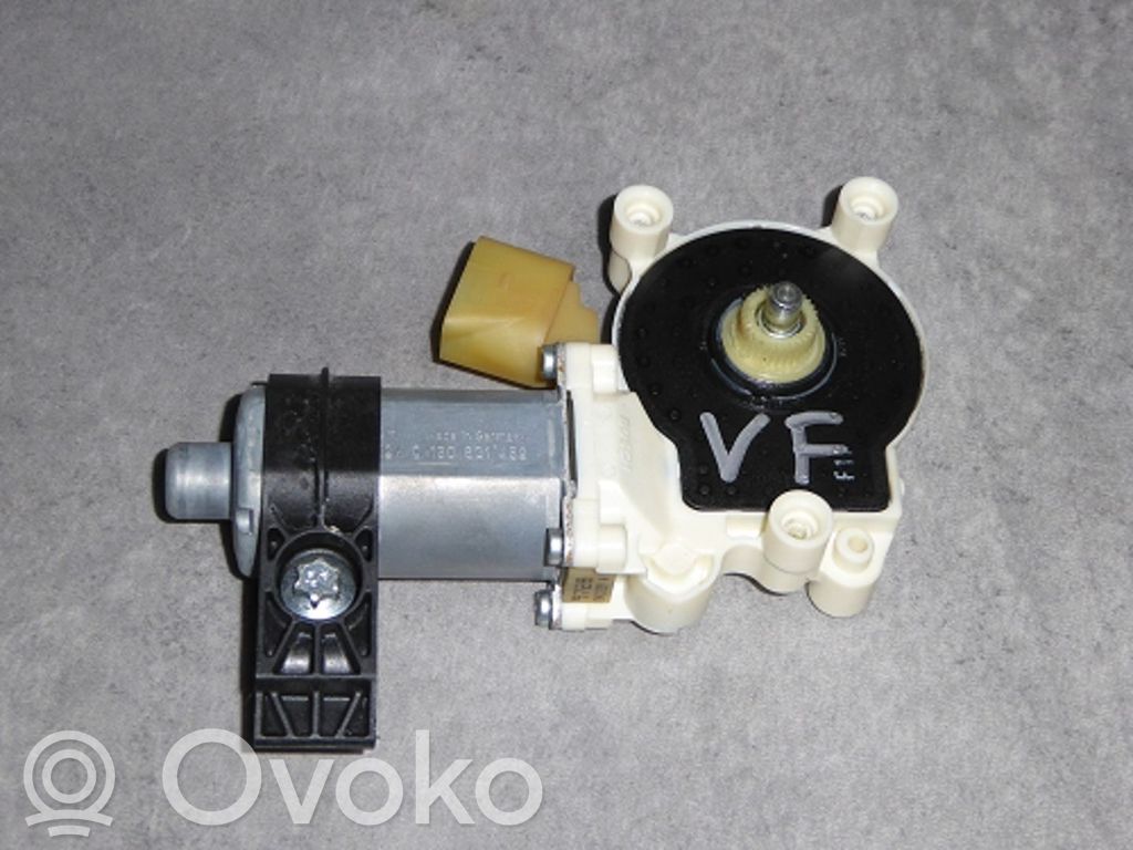 Motor del regulador de la ventanilla de la puerta delantera   67626981141,67626981141