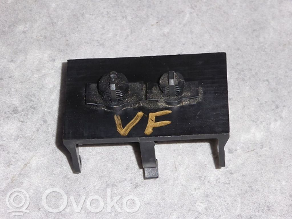 BMW M3 F80 Mocowanie / Wspornik dolny amortyzatora osi przedniej 