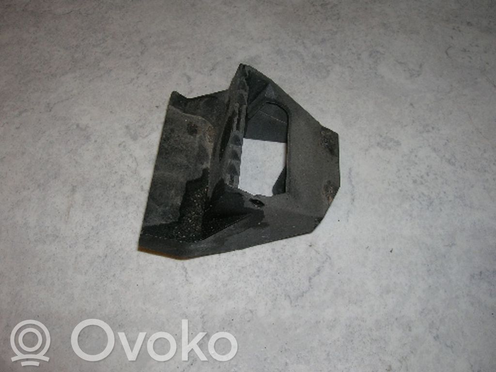 BMW 5 E39 Radiator mount bracket 
