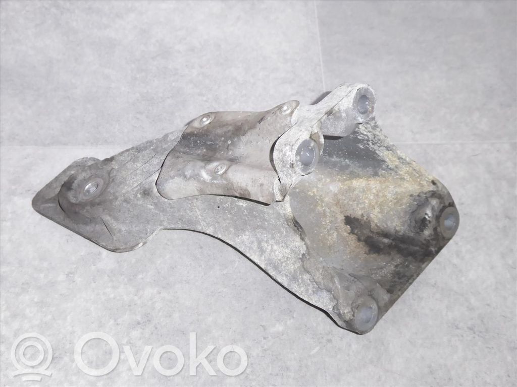 BMW 5 E60 E61 Engine mount bracket 